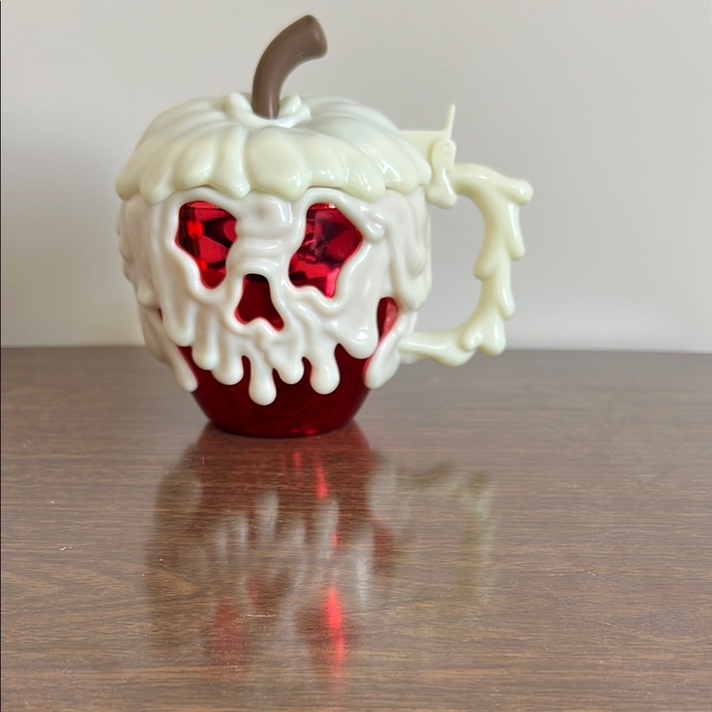 Disney Glow in The Dark Poison Red Apple From Snow White Original Movie Cup